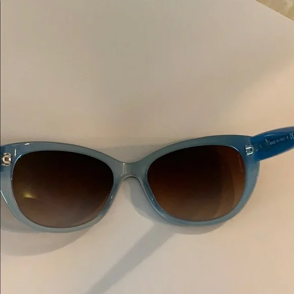 Chanel sunglasses - Picture 5 of 7